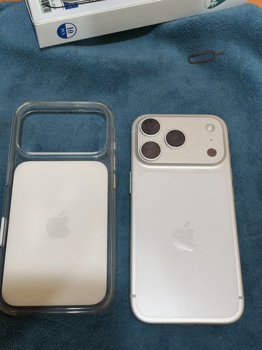Iphone 17 pro, silver, 256gb, ca nou, inca in garantie!