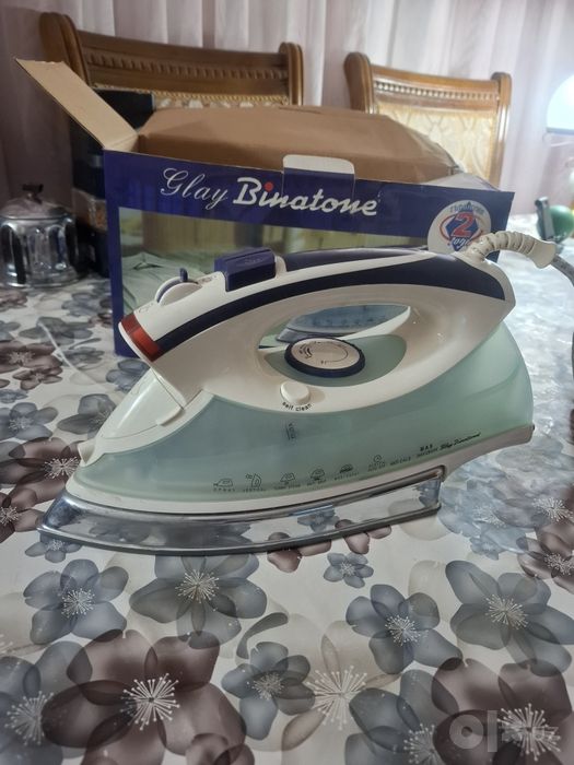 Продаю утюг Binatone