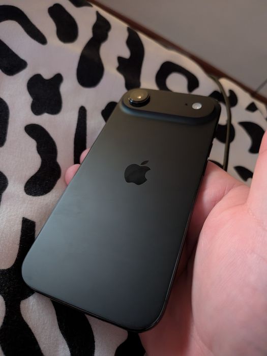 iPhone 17 Air black