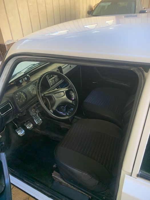 Vaz 2107 sotiladi