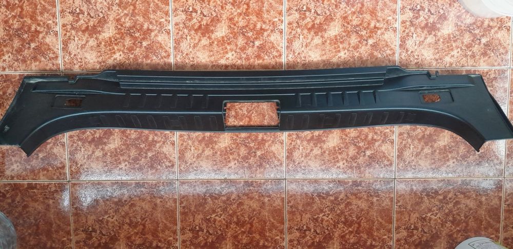 Лайсна багажник BMW E90 E91 E92 E93