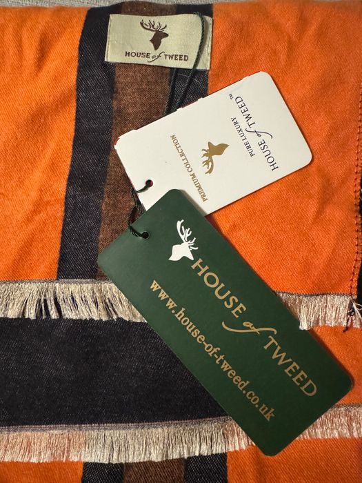 Оранжево черен шал