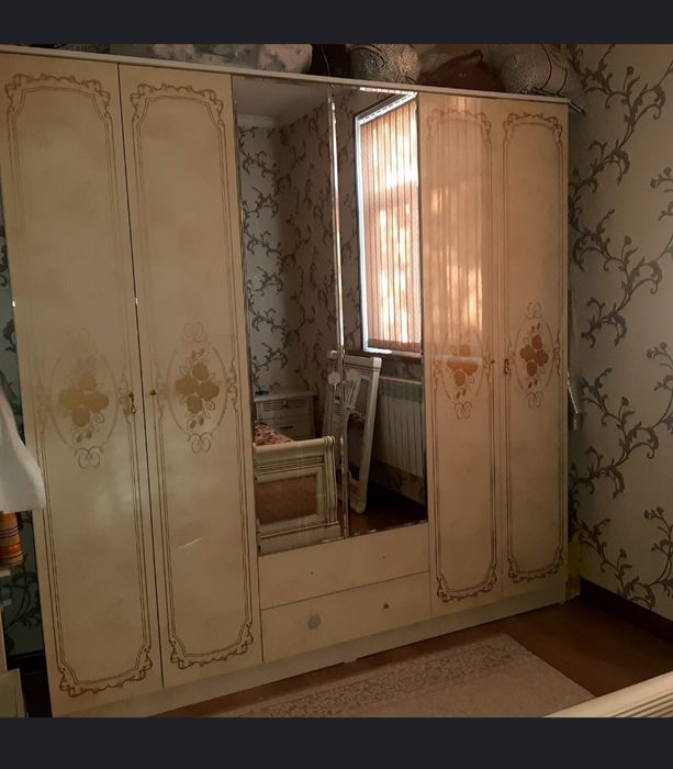 Спальный гарнитур сатылады 70000