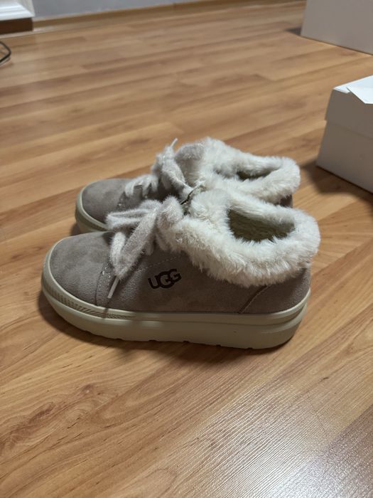 Ugg сникърси.