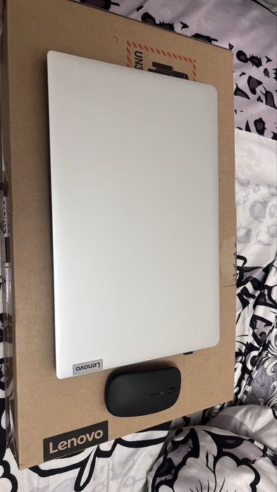 Lenovo ноутбук.