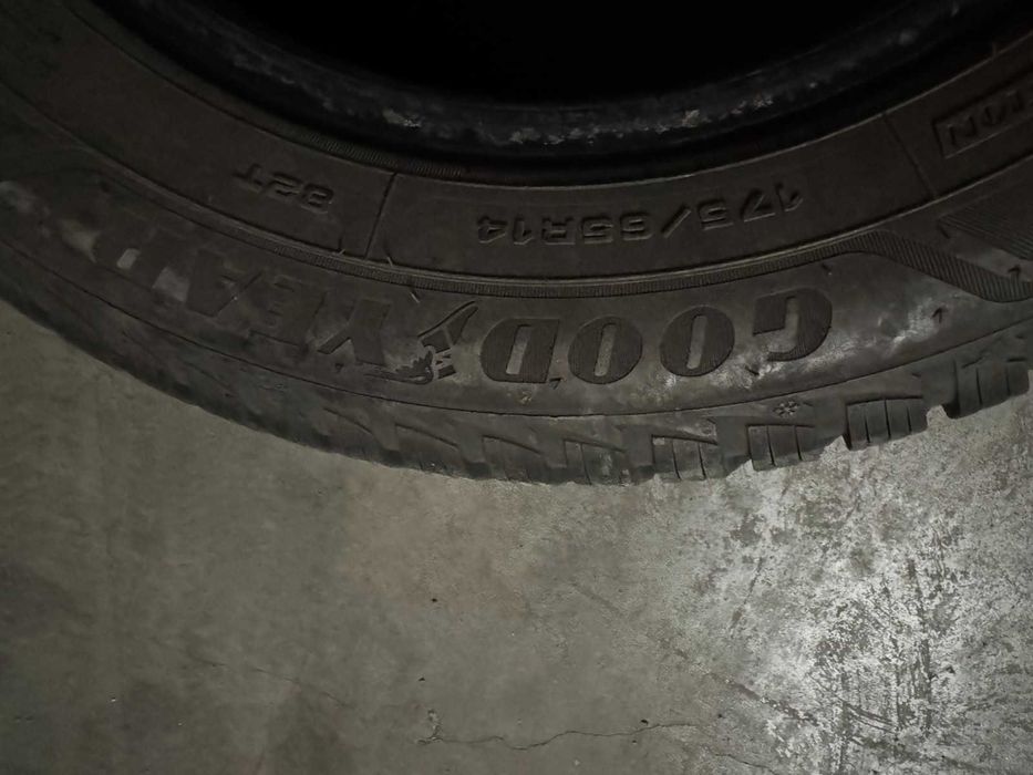 Зимни Гуми GOODYEAR 175/65R14 82T UG9+ MS 4 броя