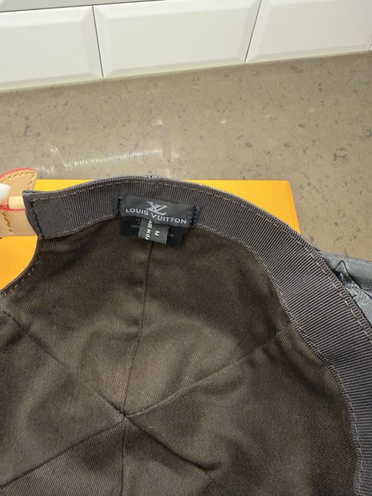 Нова шапка Louis Vuitton