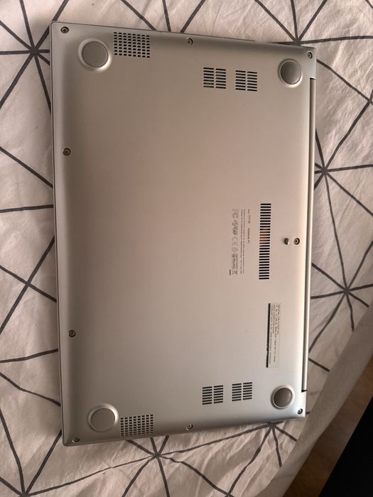 Asus VivoBook продавам