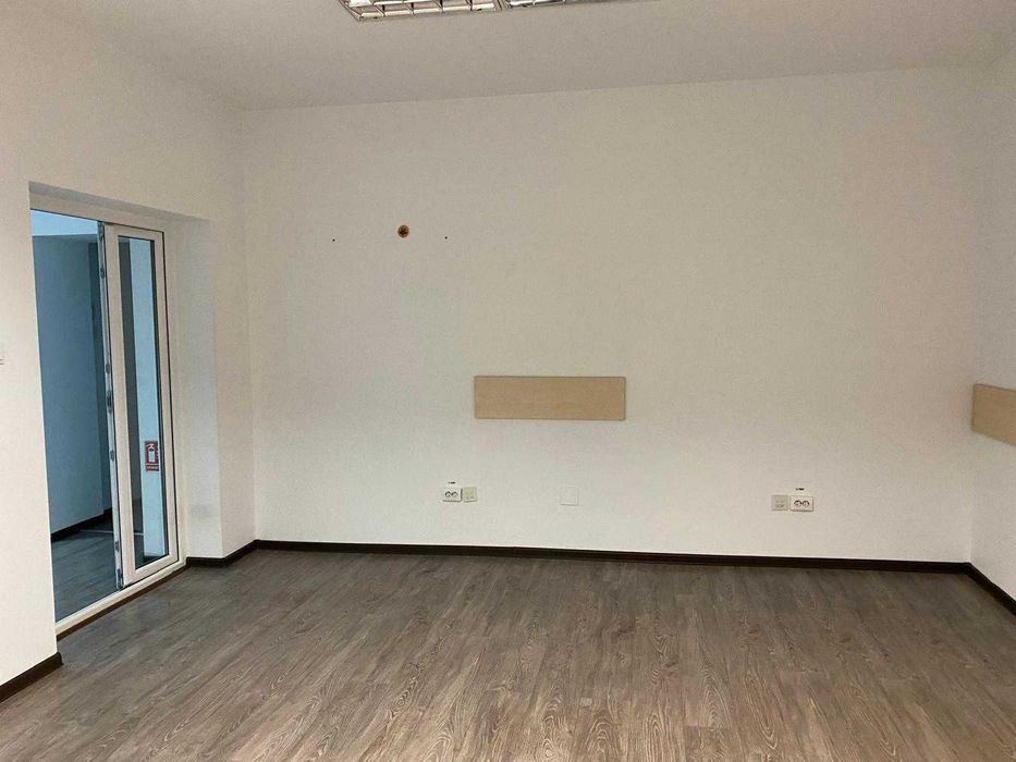 Inchiriez casa str.Trivale