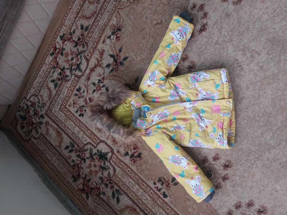 Продам детскую куртку