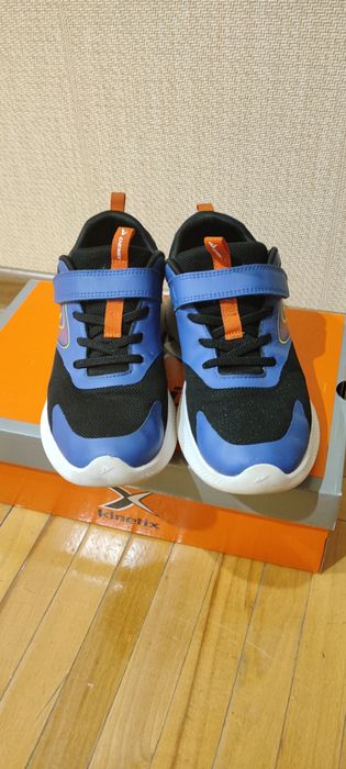 Кроссовки demix 38 размер