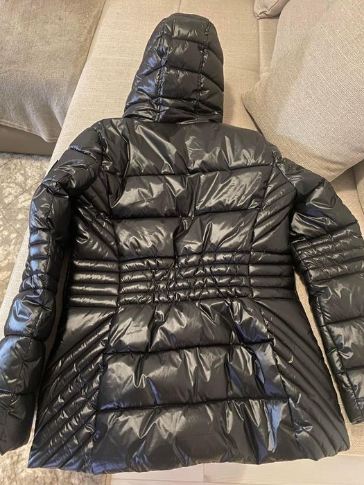 Vând geaca Tommy Hilfiger