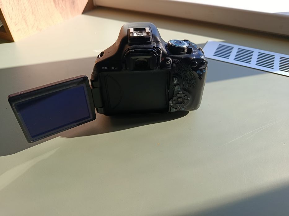 Продаю Canon EOS 600D в отличном состоянии