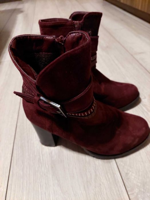 Продавам дамски боти и обувки