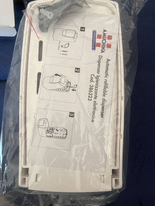 Dispenser electric pentru gel antibacterian Amuchina