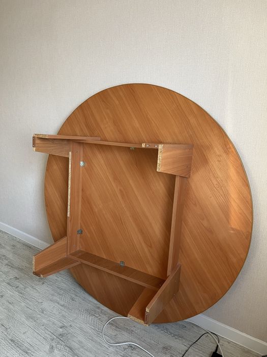 Стол круглый прочный