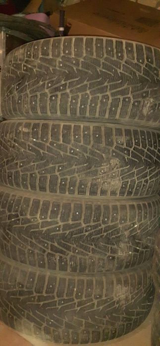 Продам шины на 18