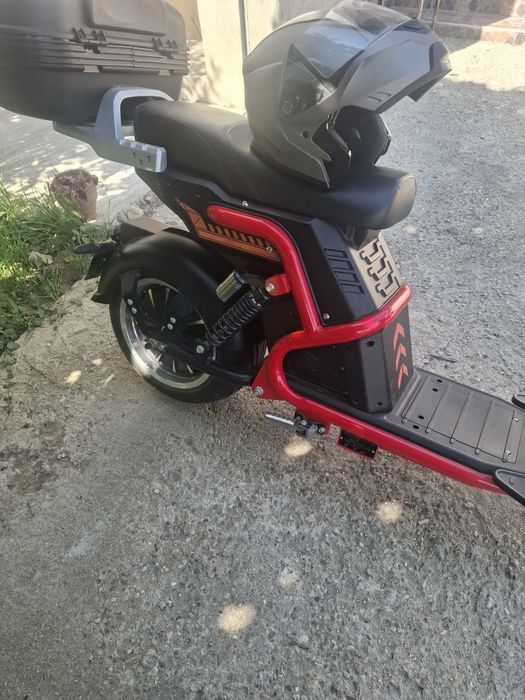 Vand scuter electric. Variante