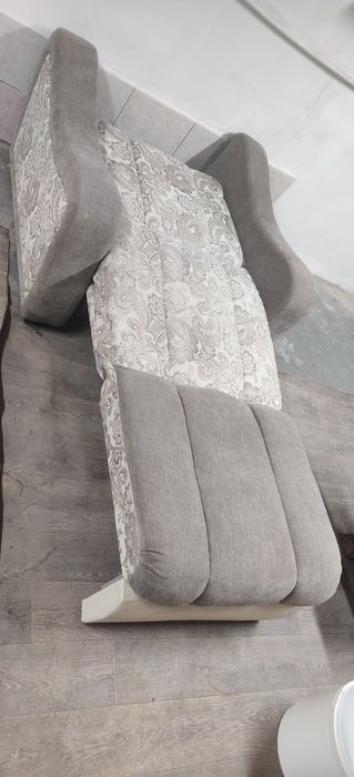 Продам диван срочно