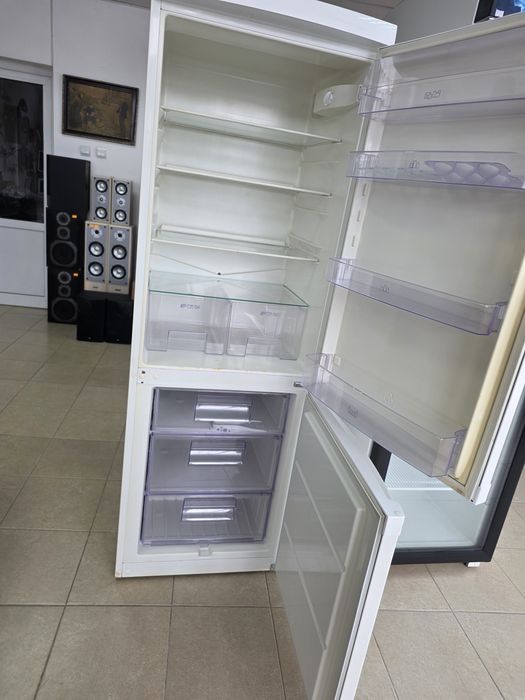 Хладилник Zanussi spazio