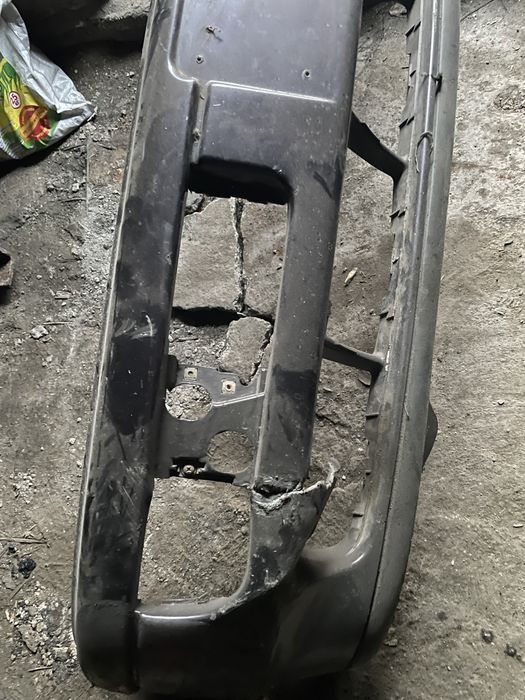 Продам бампер пассат б4