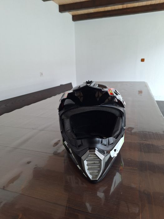 Vînd cască atv ,cros  !