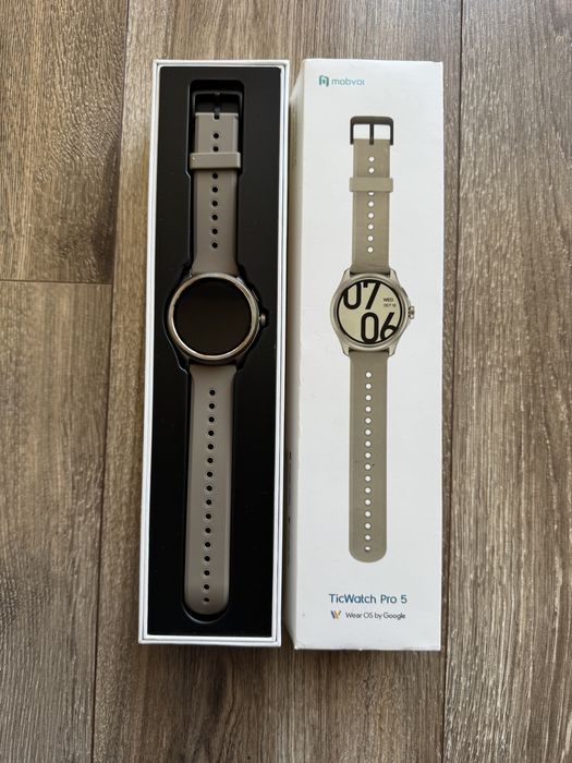 Смарт часовник с Wear Os - Mobvoi TicWatch Pro 5