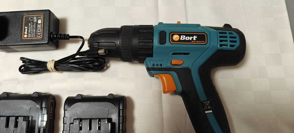 Set scule, chei combinate cu clichet, masina insurubat, set burghie