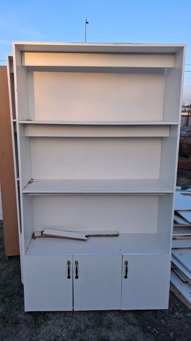 Шкаф белый большой