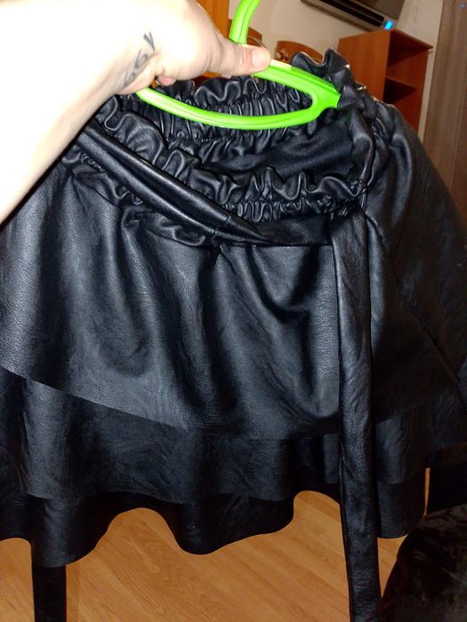 Дамска кожена пола