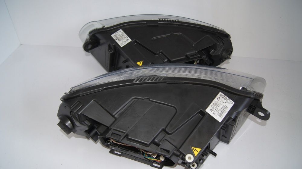 Audi A6 4F C6 facelift far stanga bi xenon far dreapta bixenon led