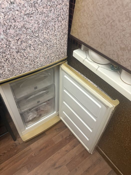 Продам холодильник Samsung