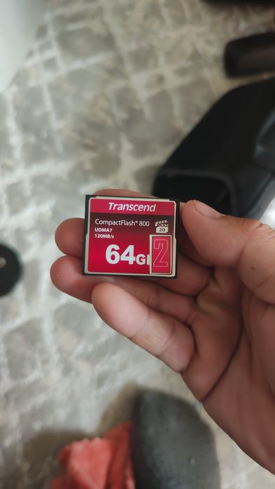 Canon 7 D yangi kata abektivi bilan 1800 dona rasm olingan