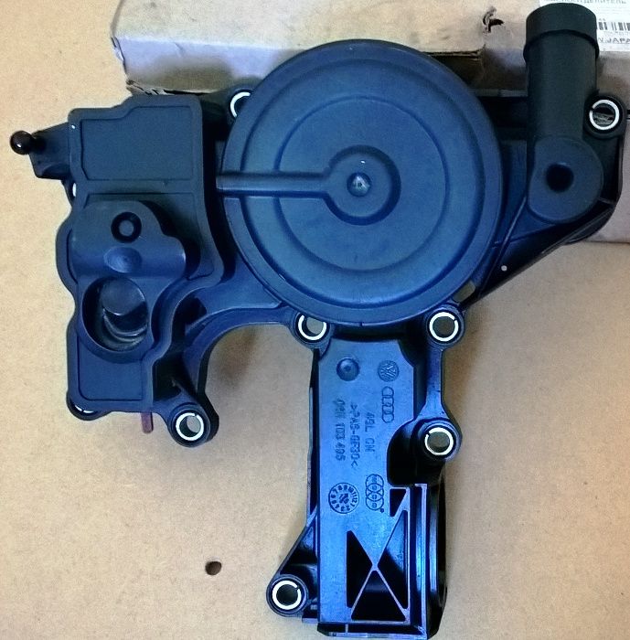 AUDI - A4 Маслоотделитель двигателя (Б/У)