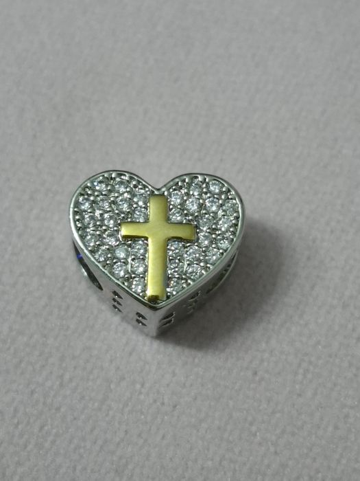 Pandantiv argint inimă cu cruce