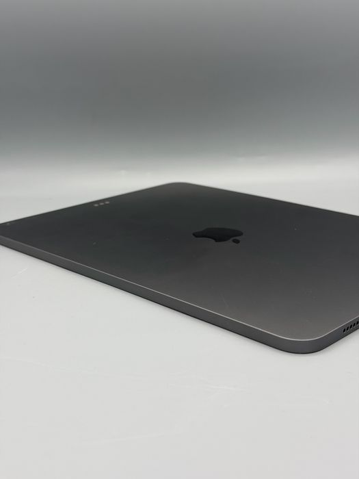 iPad Air Generatia 5 / 256 GB / Wifi / Space Grey / MDM / Stare buna /