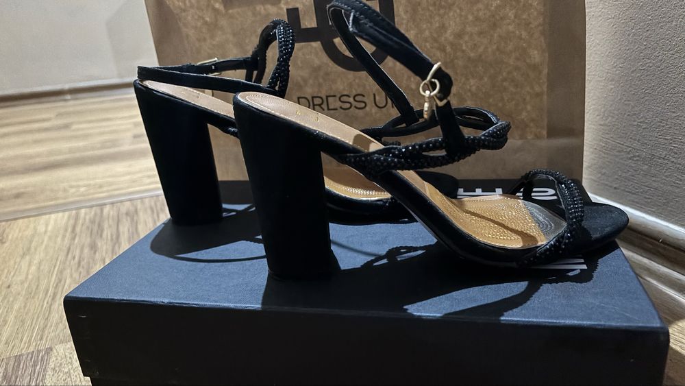 Roccobarocco/ Сандали с ток/дебел/тънък/ ток