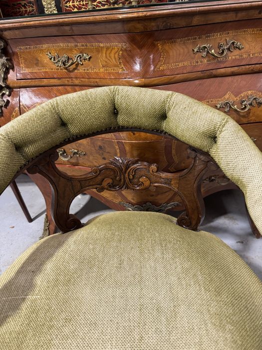 Fotoliu din lemn masiv sculptat manual