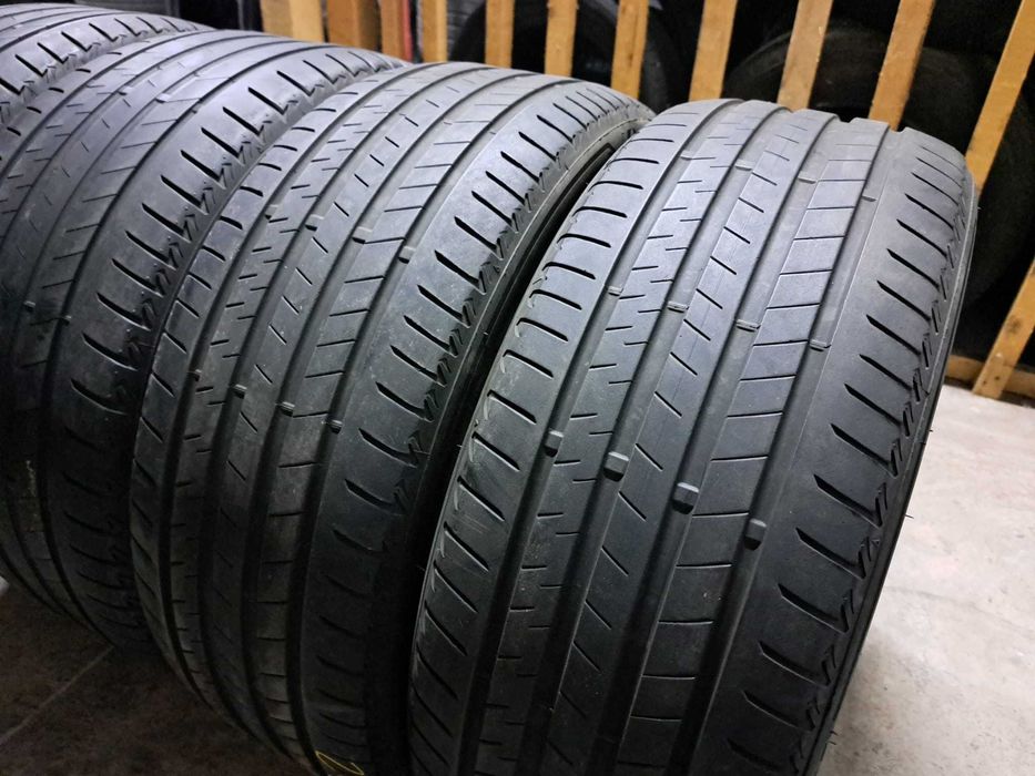 Set anvelope 245/40 R21 cu 275/35 R21 Bridgestone RFT