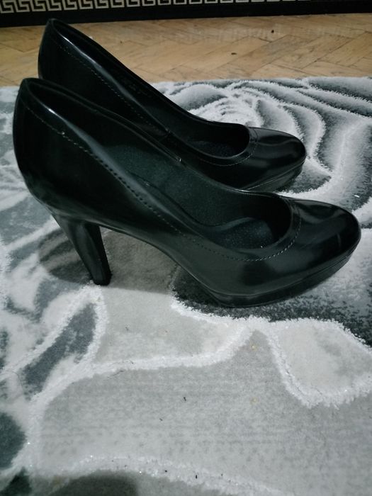 Дамски обувки с висок ток