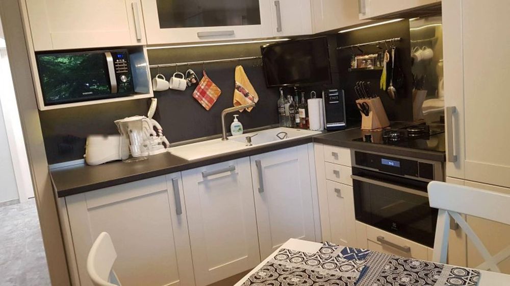 Дава се под наем Тристаен апартамент в София, Хиподрума - 85 кв.м за 850 € - Снимка #2