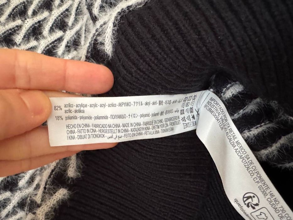 Пуловер OYSHO с яка и цип, тип поло