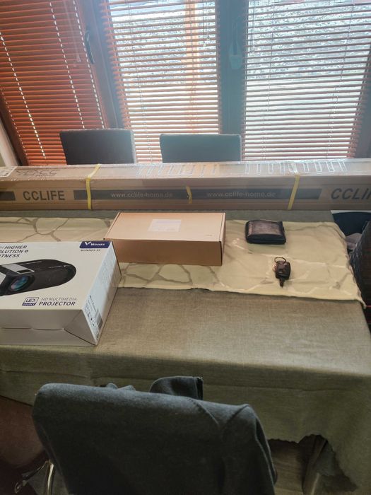 Комплект Видео Проектор с Ел .Екран