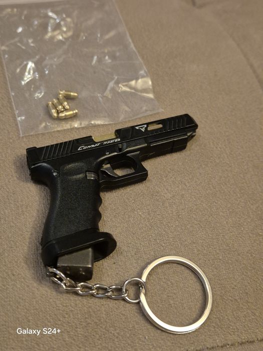 Пистолет Glock ключодържател