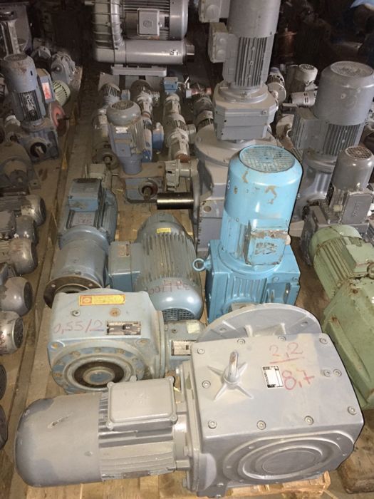 Много мотор-редуктори/редуктор