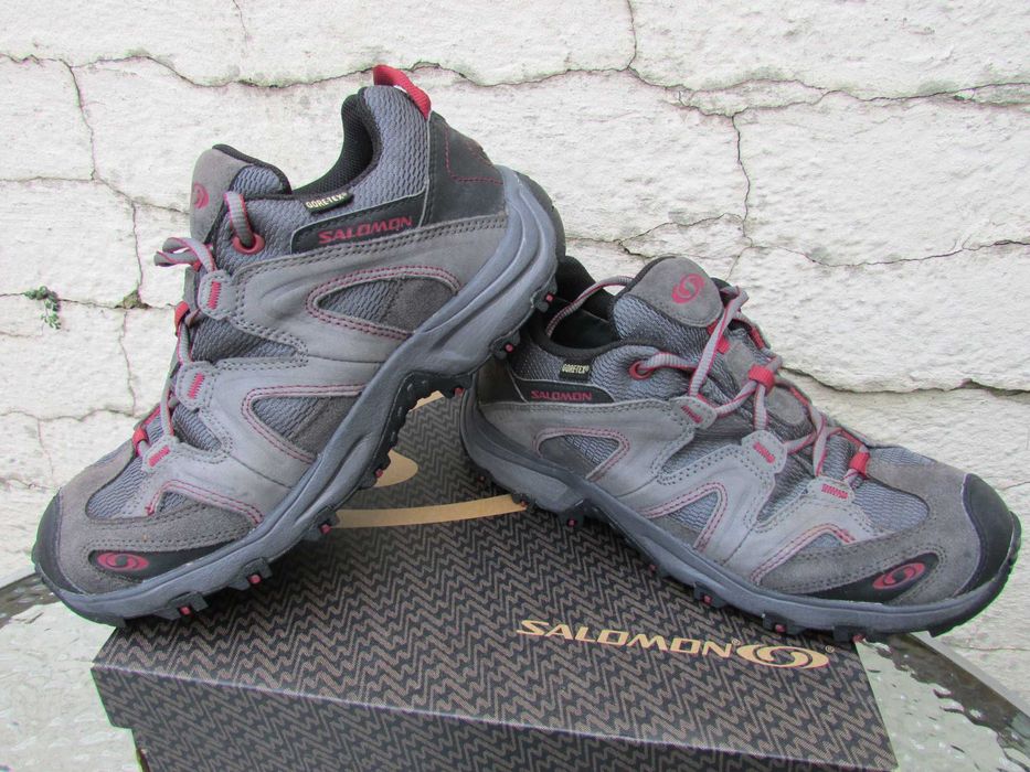 Дамски туристически обувки Salomon Contagrip