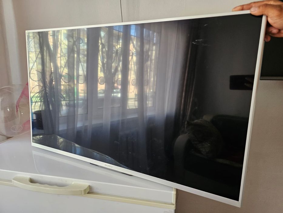 Телевизор марки SONY