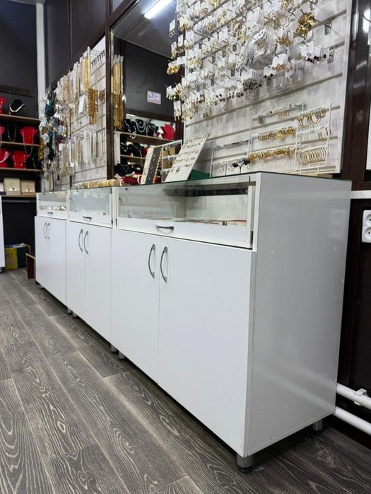 Витрина, островок, мебель