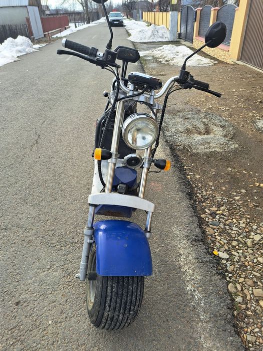 De vânzare scuter electric.