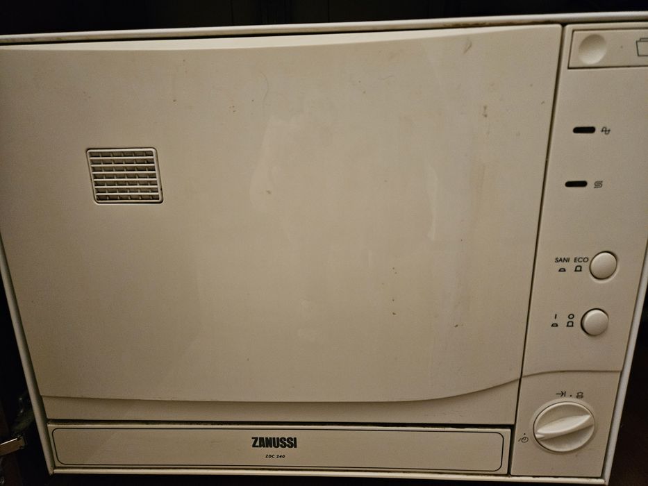 Посудомоечная  машинка Zanussi